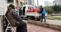 Yenişehir Belediyesi vatandaşlara 50 ton soğan dağıttı
