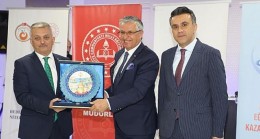 Kemer Belediye Başkanı Necati Topaloğlu’na Anlamlı Plaket