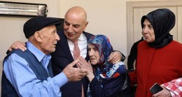 Başkan Altınok Huzurevinde Yaşlılarla Bayramlaştı