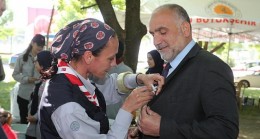 Sandıkçı’dan İzcilere Simit ve Sahlep İkramı