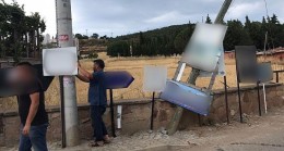 Ayvalık Belediyesi İzinsiz Levhaları Kaldırdı