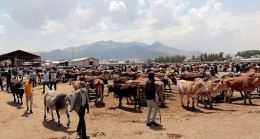 Van Büyükşehir Belediyesi, kent genelindeki kurban kesim noktalarını belirledi.