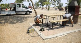 Antalya Lara Birlik Halk Plajı’nda oturma alanları yenileniyor
