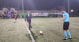 Gölcük Belediyesi'nin futbol tutkunlarını bir araya getirdiği, centilmenlik anlayışıyla maçların gerçekleşeceği 22. Geleneksel Futbol Turnuvası başladı