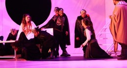 Konya Şehir Tiyatrosu “Barsisa" Oyununu Bu Kez Denizli'de Sahneledi
