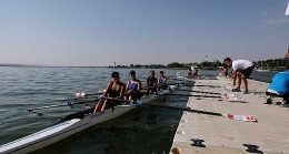 Başkent gençlerin kürek yarışlarına sahne oldu