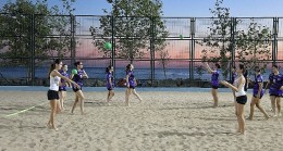 Kadıköy Belediyesi, Plaj Hentbolu Şenliği Düzenliyor
