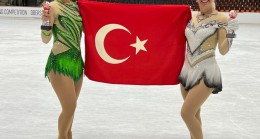 Uluslararası Yetişkinler Artistik Buz Pateni Yarışması’nda milli sporcularımız Naz Arıcı ve Elif Sırma Özel’e gümüş madalya!