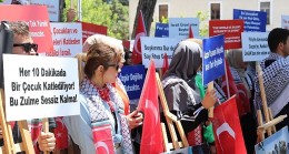 Dokuz Eylül Üniversitesi (DEÜ) öğrencileri, Gazze’de İsrail’in sivillere yönelik sürdürdüğü ölümcül saldırılara karşı bir kez daha harekete geçti