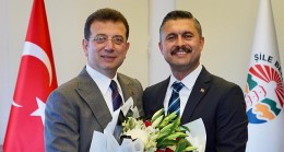 Ekrem İmamoğlu, Şile Belediye Başkanı Özgür Kabadayı’ya tebrik ziyaretinde bulundu