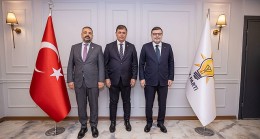 İzmir Büyükşehir Belediye Başkanı Dr. Cemil Tugay AK Parti İl Başkanlığı ziyaretinde iş birliği mesajı verdi  “İzmir daha güzel günler görecek”