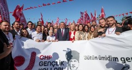 Samsun’da 19 Mayıs coşkusu  Başkan Tugay kortej yürüyüşü ve törene katıldı