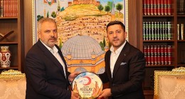 Türk Kızılay Nevşehir Şubesi yöneticileri, Nevşehir Belediye Rasim Arı’ya ‘hayırlı olsun’ ziyaretinde bulundu