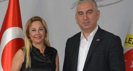 Bergama Belediye Başkanı Prof. Dr. Tanju Çelik İzmir Gazeteciler Cemiyeti Başkanı Dilek Gappi’i Ziyaret Etti