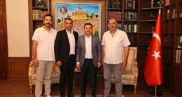 Nevşehir Belediye Başkanı Rasim Arı, kendisine ‘hayırlı olsun’ ziyaretinde bulunan siyasi parti ve sivil toplum örgütü temsilcileri ile iş insanları ve vatandaşları konuk etti