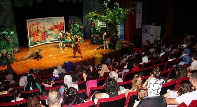 Bosch Çevre Çocuk Tiyatrosu engelli çocuklarımız için sahneye çıktı