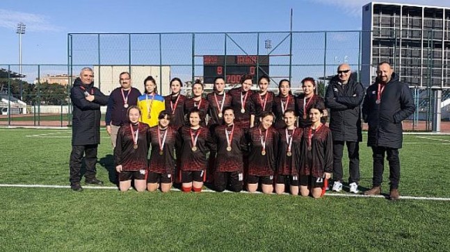 Yıldırım Mesleki ve Teknik Anadolu Lisesinin Altın Kramponlu Kızları TÜRKİYE Yarı Finalinde