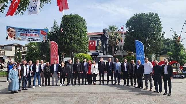 Gölcük’te 19 Mayıs Atatürk’ü Anma Gençlik ve Spor Bayramı’nın 105’inci yılı; düzenlenen törenle kutlandı
