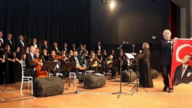 Çerkezköy Belediyesi Türk Müziği Korosu Çerkezköy Atatürk Kültür Merkezi’nde muhteşem bir konser verdi.