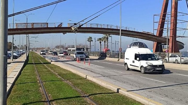 Mustafa Kemal Sahil Bulvarı’nın 300 metrelik bölümünde trafik akışı pazartesi normale dönüyor