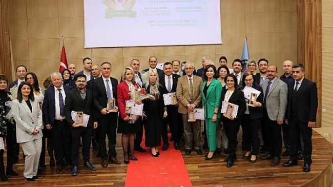Akdeniz Üniversitesi’nden Başkan Danışmanı’na özel ödül