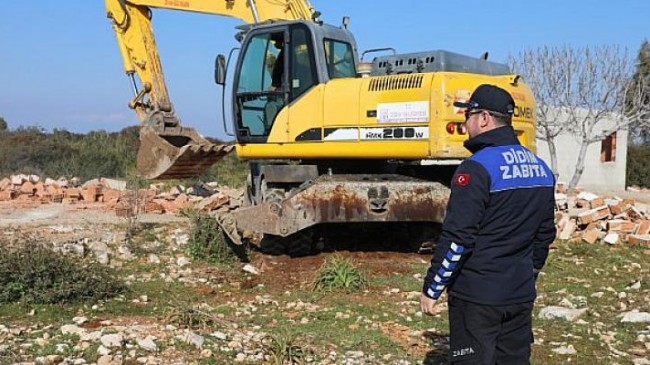 Didim Belediyesi Vatandaşların Can Güvenliğini Tehlikeye Atan Gecekondular İçin Harekete Geçti