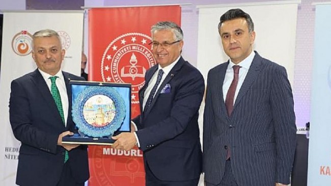 Kemer Belediye Başkanı Necati Topaloğlu’na Anlamlı Plaket