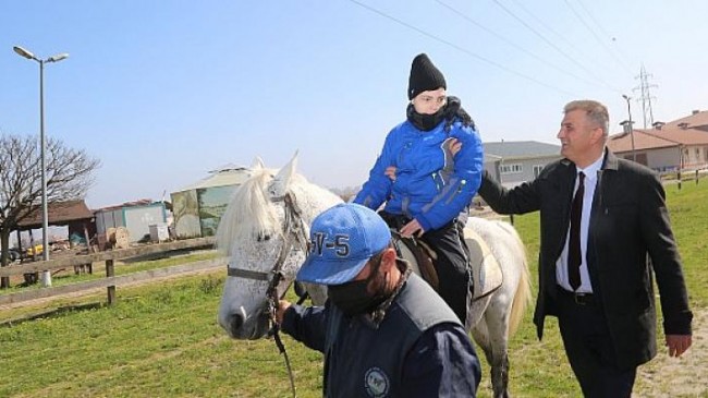 Özel Çocuklar Gölcük’te At Binme Heyecanı Yaşadı