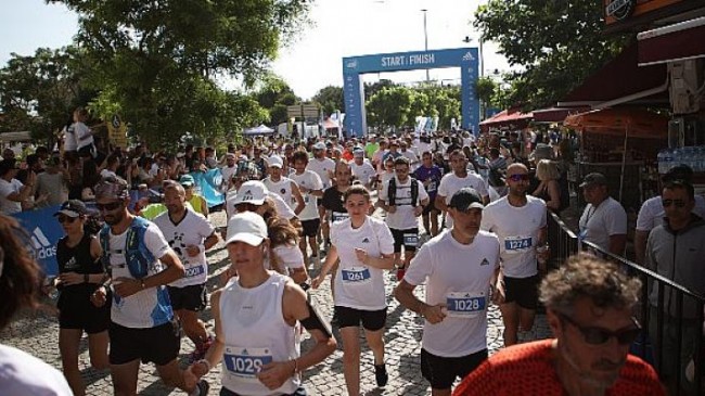 adidas Bozcaada Yarı Maratonu denizlerin ve okyanusların geleceği için koşuldu