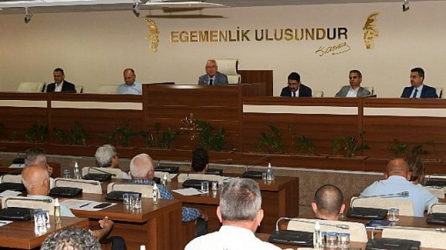 Karabağlar Belediyesi muhtar toplantıları devam ediyor