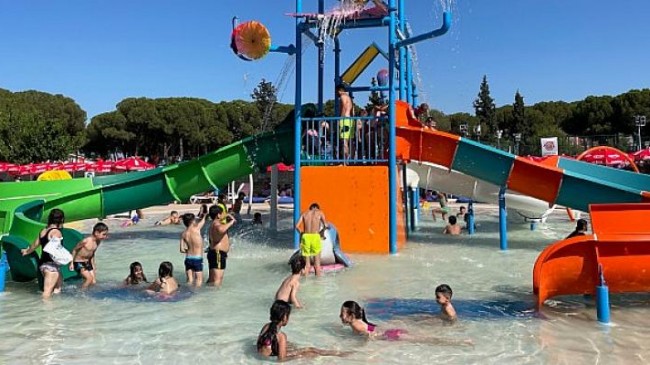 Aydınlı Çocuklar Bayram Coşkusunu Aquaparkta Yaşadı