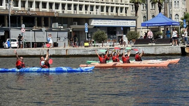 İzmir Körfez Festivali’nin ikinci gününde renkli görüntüler