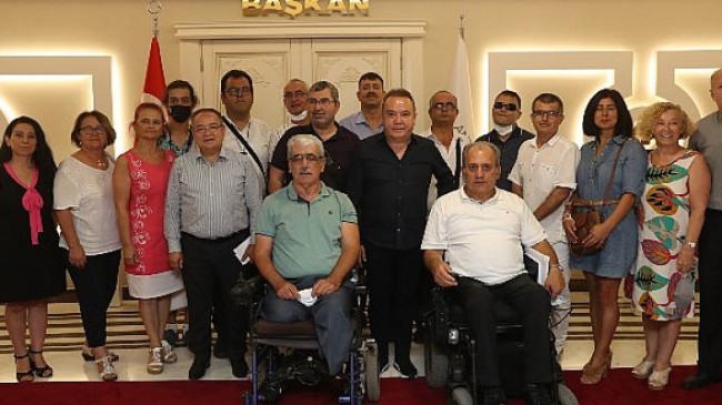 Antalya Kent Konseyi Engelli Meclisi  Başkan Böcek’i ziyaret etti