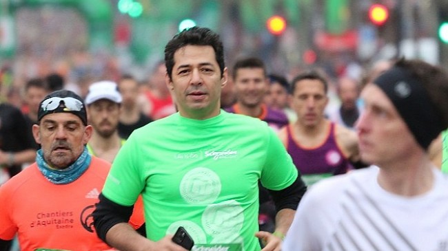 Mert Fırat, Schneider Electric Paris Maratonu'nda Depremzedeler için Koştu