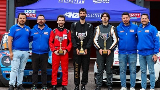 İzmirli H2K Racing Team, Körfez'den 3 kupayla döndü