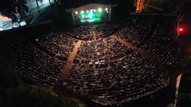 SÜPERSTAR SOLD OUT KONSERLERİNE DEVAM EDİYOR    SÜPERSTAR’DAN AKDENİZ ÇIKARMASI