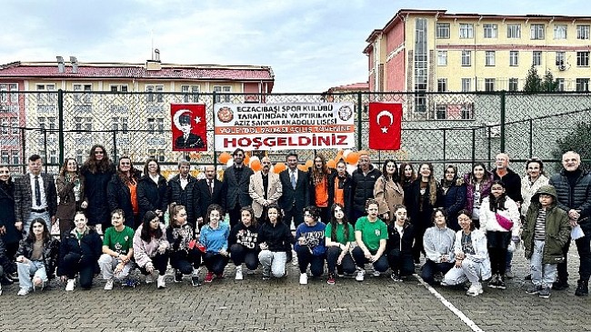 Eczacıbaşı Spor Kulübü'nden Kahramanmaraş Aziz Sancar Anadolu Lisesi'ne Voleybol Sahası