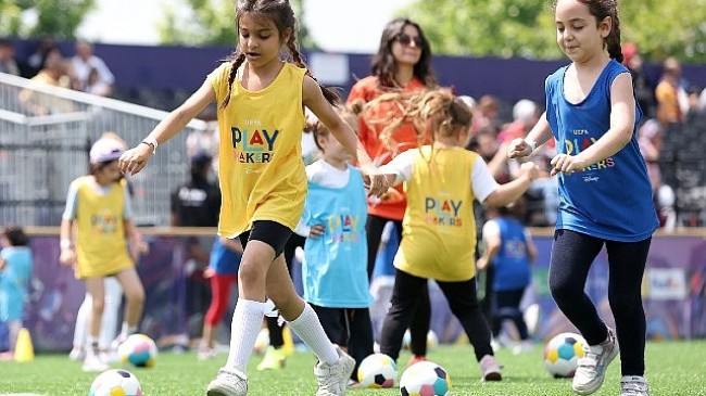 Disney Kız Çocuklarına UEFA Playmakers ile Futbol Heyecanı Yaşatıyor