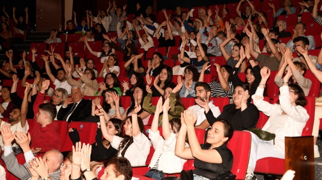 YEKÜV’ün gençleri 19 Mayıs Gençlik ve Spor Bayram’nı Bahar Şenliği’nde kutladılar.