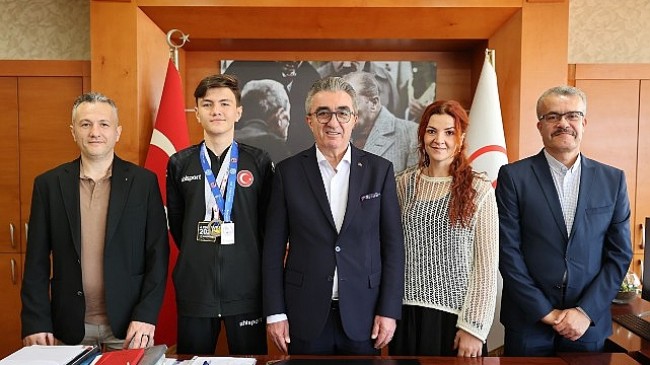 Başkan Mutlu, dünya şampiyonu Hamza’yı kabul etti