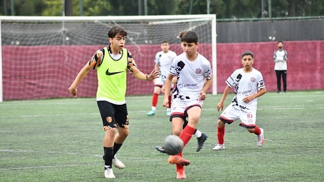 Çiğli’de 19 Mayıs Kutlamaları Futbol Turnuvası ile Başladı