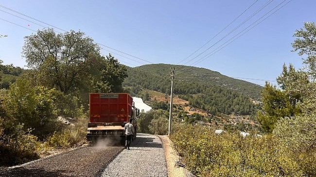 ASAT Gazipaşa’da bozulan yolları asfaltladı