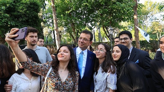 İstanbul Vakfı’nın Dr. Dilek Kaya İmamoğlu’nun fikir öncülüğüyle hayata geçirdiği Büyüt Hayallerini projesinin burs sağladığı 252 öğrenci okullarından mezun oldu