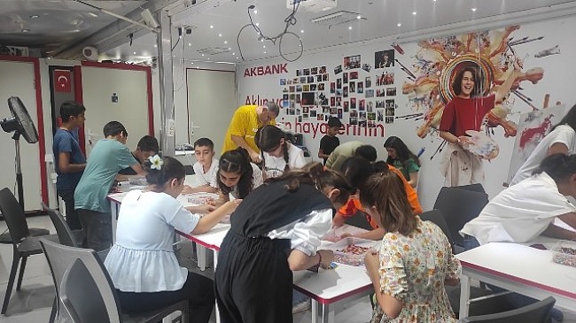 Akbank, Deprem Bölgesindeki Gençlerle Yol Arkadaşlığına Devam Ediyor: Güzel Yarınlar Hareketi Malatya’da