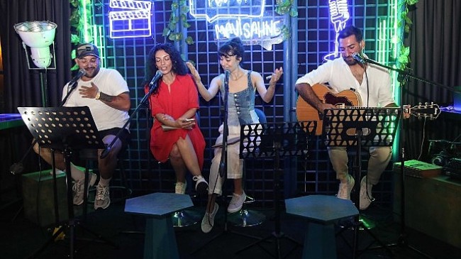 Anadolu Efes Pub-Up Mavi Sahne’nin üçüncü sezon finali Mersin’de gerçekleşti