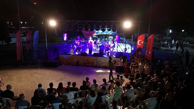 Aydın Büyükşehir Belediyesi, “Yaz Konserleri” etkinlikleri kapsamında bu kez Germencik Belediye Parkı’nda muhteşem bir konser gerçekleştirdi