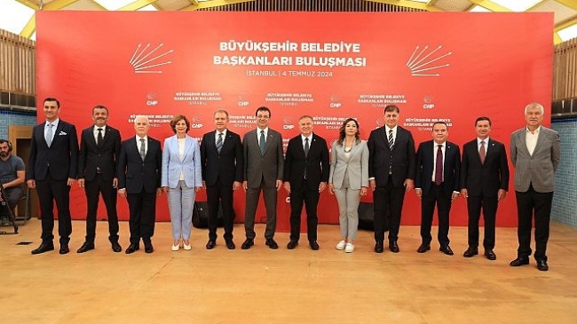 Başkan Tugay CHP’li Büyükşehir Belediye Başkanları buluşmasına katıldı