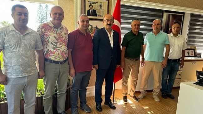 Büyük Birlik Partisi (BBP) Antalya İl Başkanı Mustafa Yılmaz, Kemer Belediye Başkanı Necati Topaloğlu’na hayırlı olsun ziyaretinde bulundu