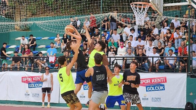 Gölcük Belediyesi yaz spor etkinlikleri kapsamında Değirmende sahili 2-3-4 Ağustos tarihlerinde yeniden Sokak Basketbolu Turnuvası heyecanına ev sahipliği yapacak