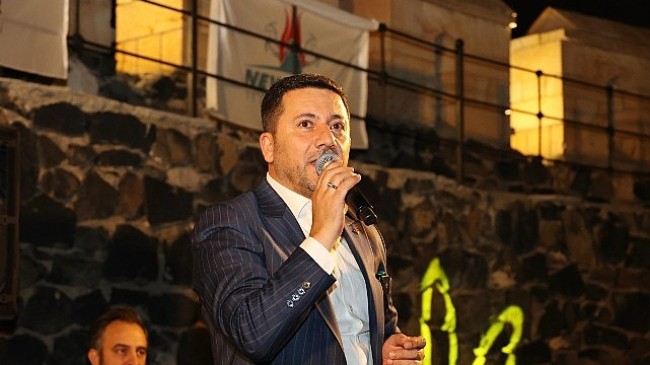 Nevşehir Belediyesi tarafından Muharrem Ayı ve Aşure Günü dolayısıyla düzenlenen programda vatandaşlara aşure ikramında bulunuldu